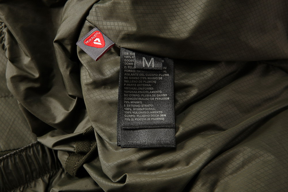 冬季羽絨服細節展示