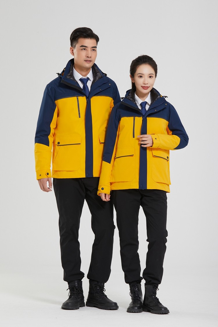 沖鋒衣模特展示