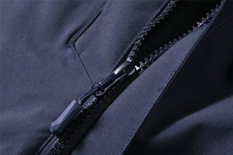 沖鋒衣細節展示